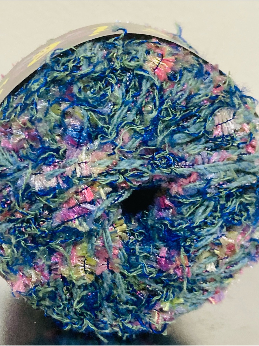 NWT Pansies (50g) 33% Acrylic 31% Nylon 20%‎ Polyester 12% Cotton 4% Silk -Italy